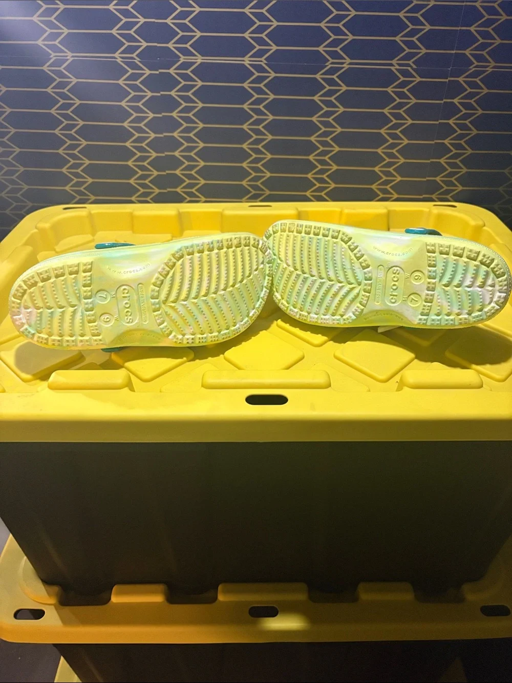 CROCS Jimmy Buffet Margaritaville Tie-Dye Lime Green  with Teal Strap and Charms
